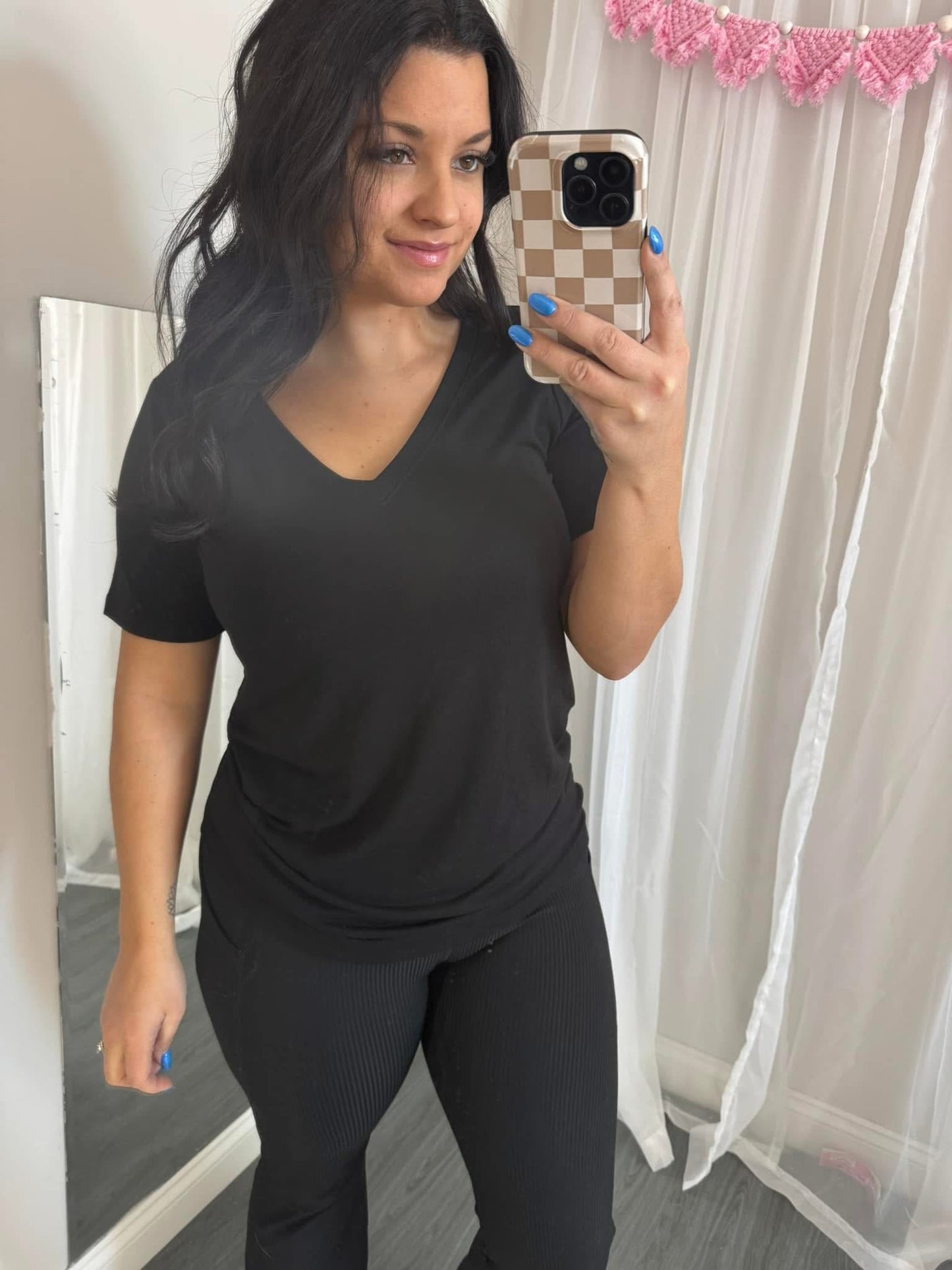 Black basic tee