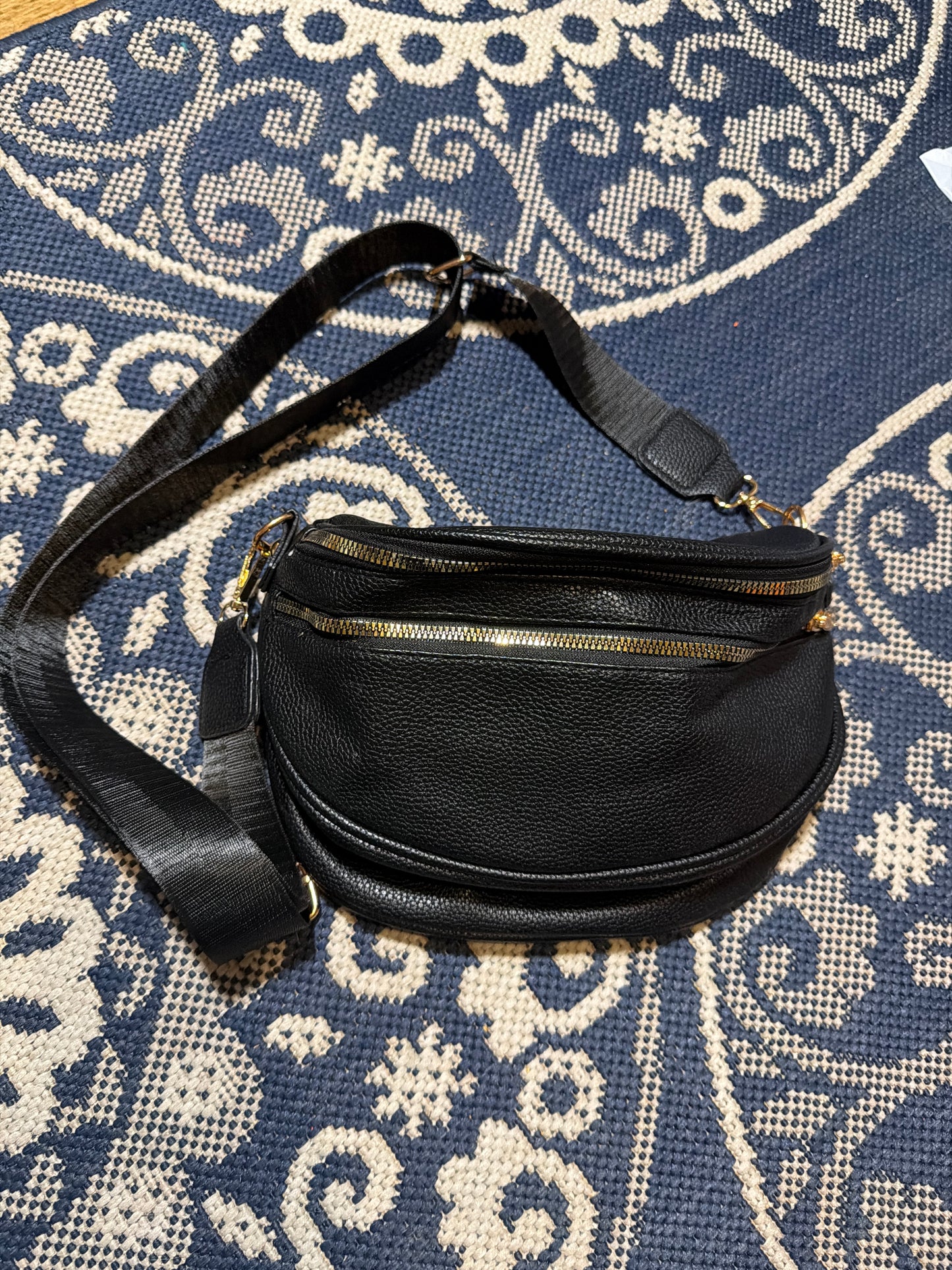 Black belt bag
