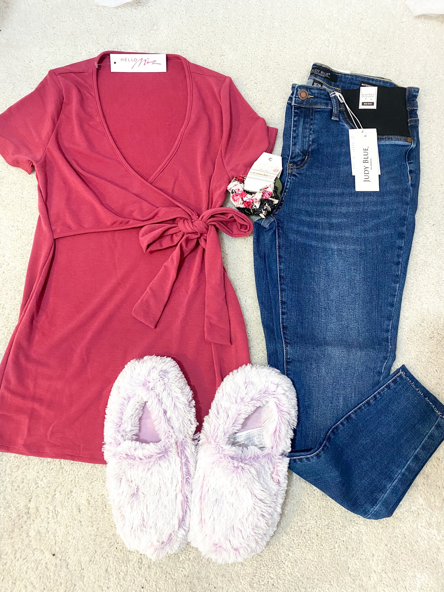 Maternity Outfit • Med / 9
