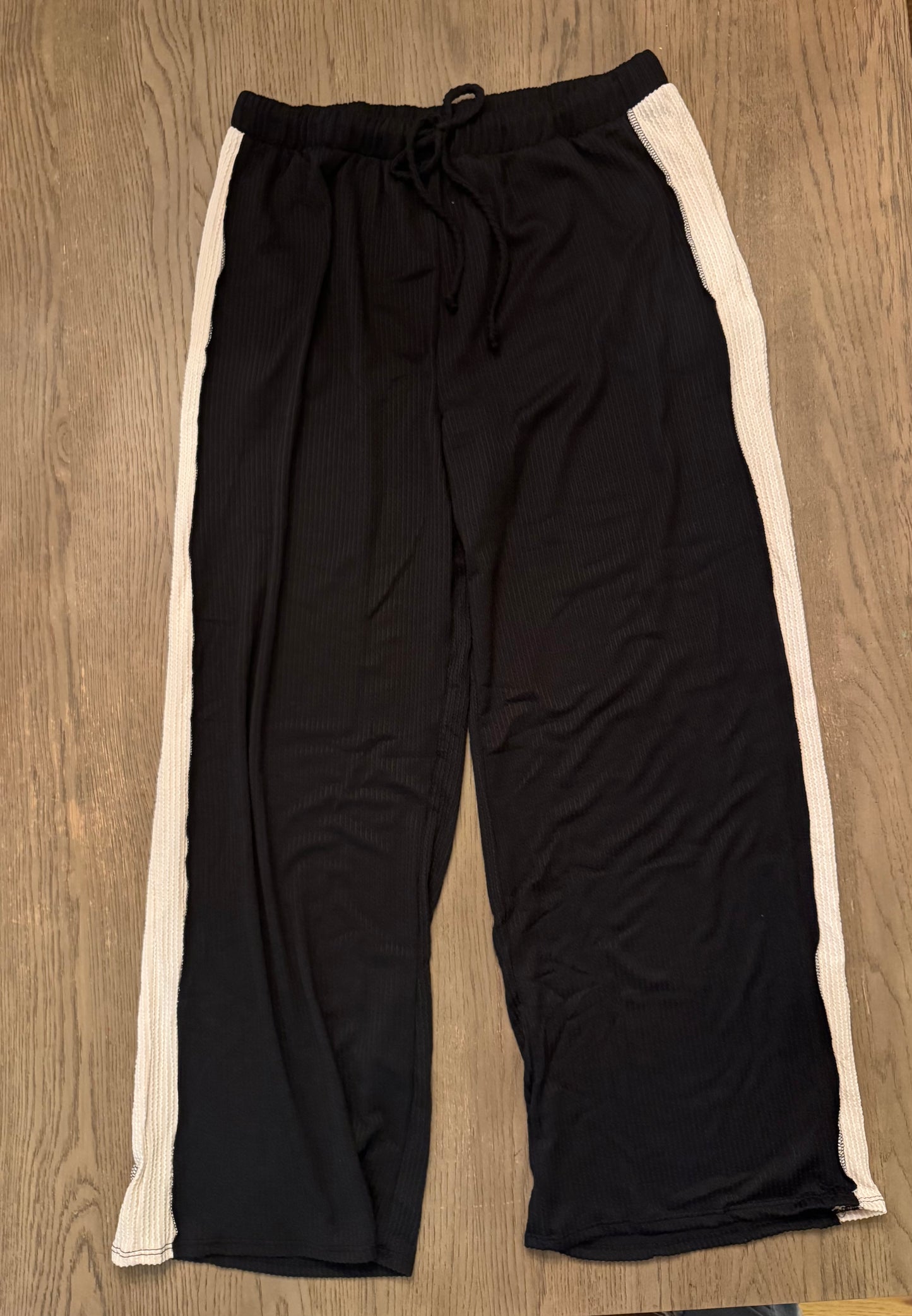 Black/ white strip ribbed pant