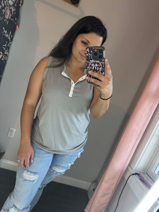Grey ribbed button tank
