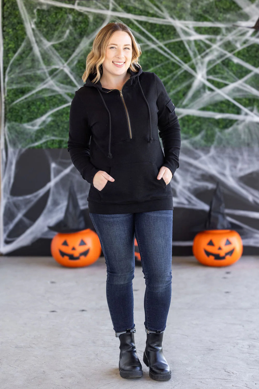 Black Michelle Mae Q zip