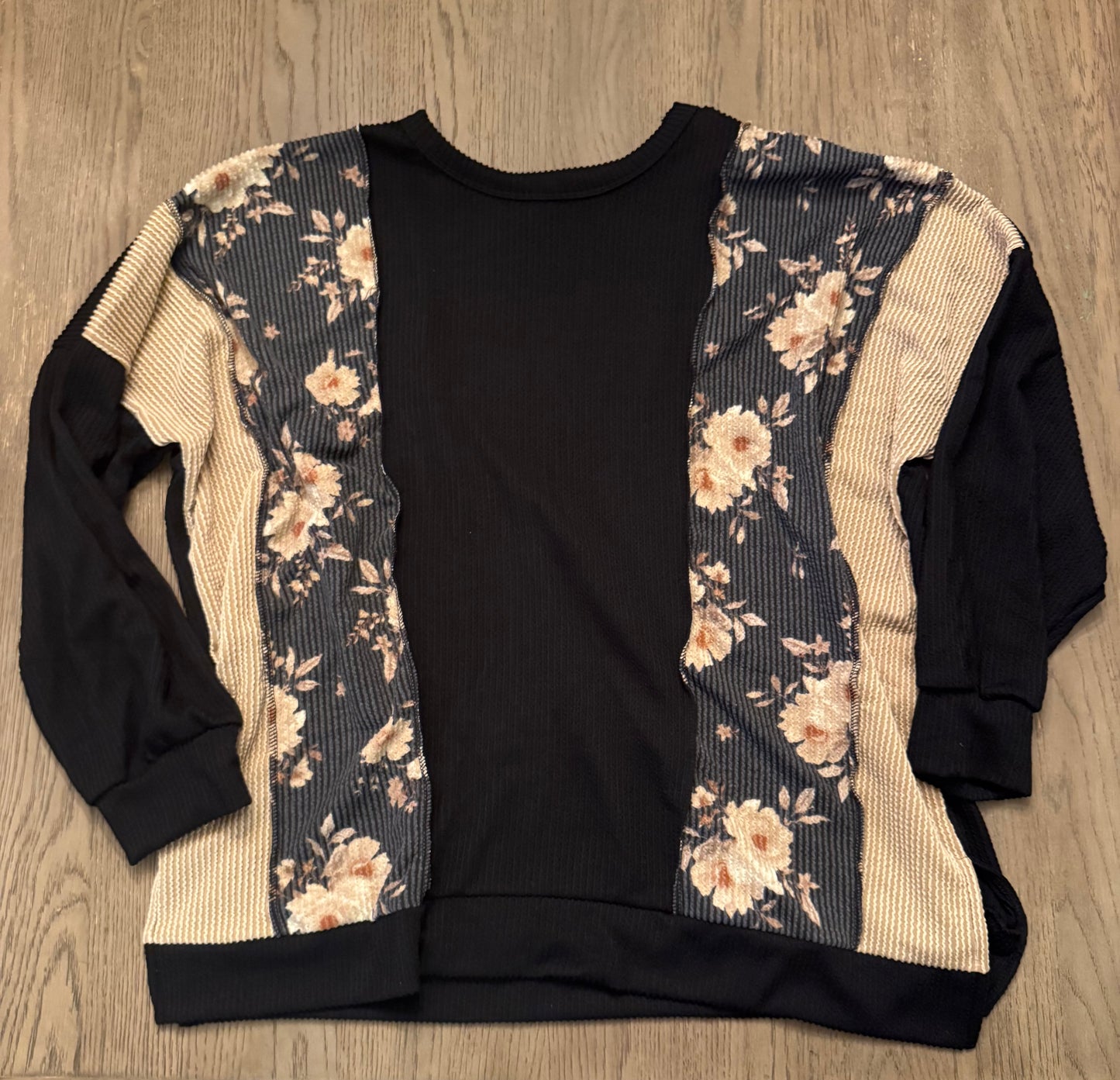 Black floral ribbed top