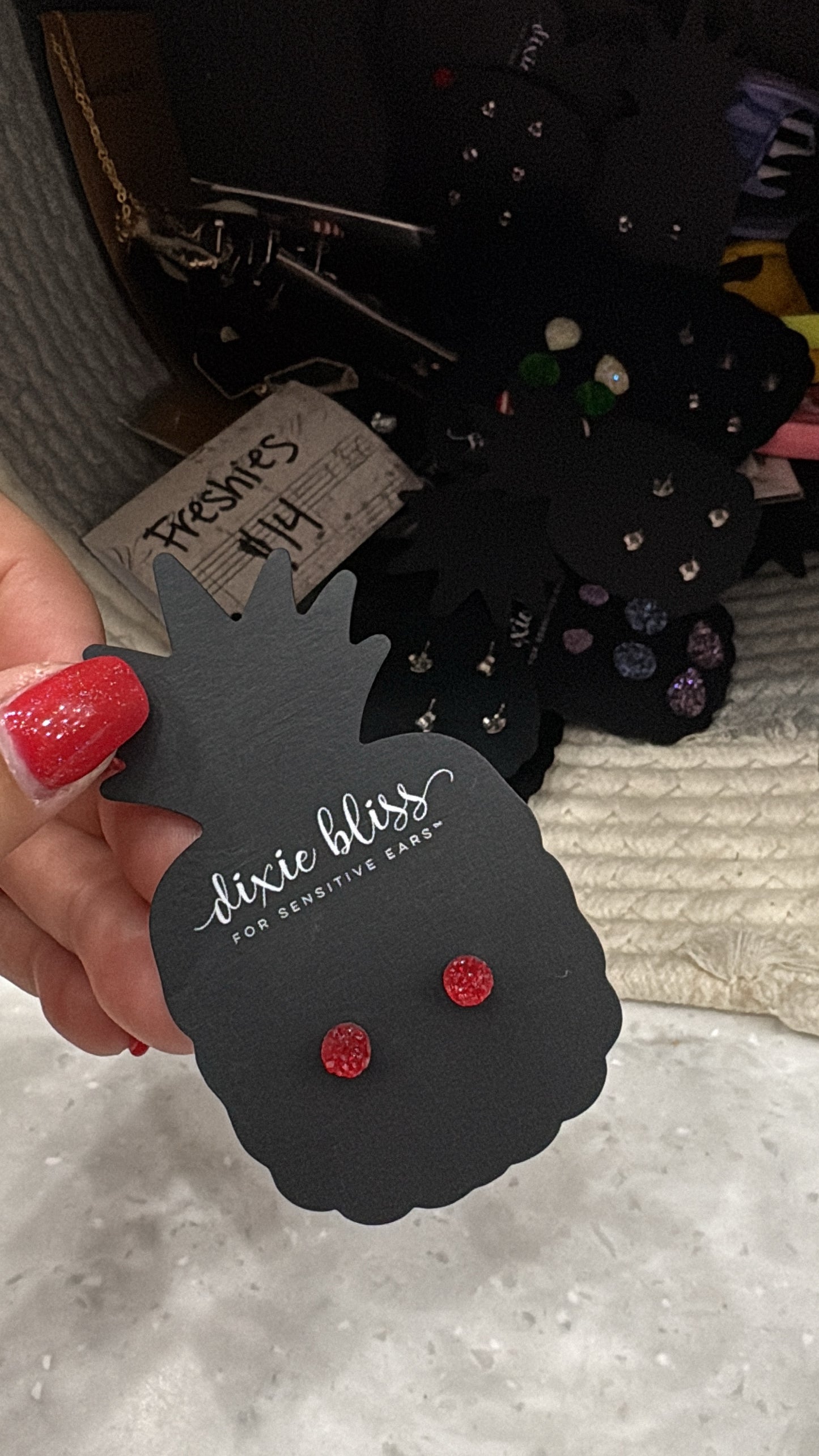 Dixie Bliss - red stud