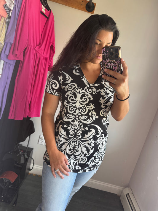 Black white design slinky top
