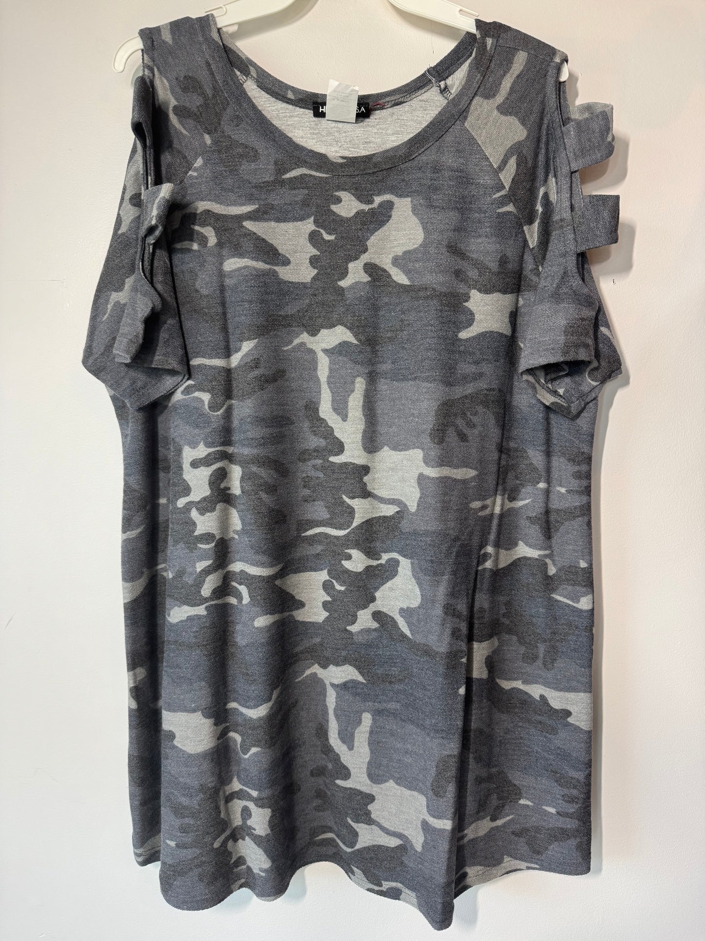 Camo open shoulder tee