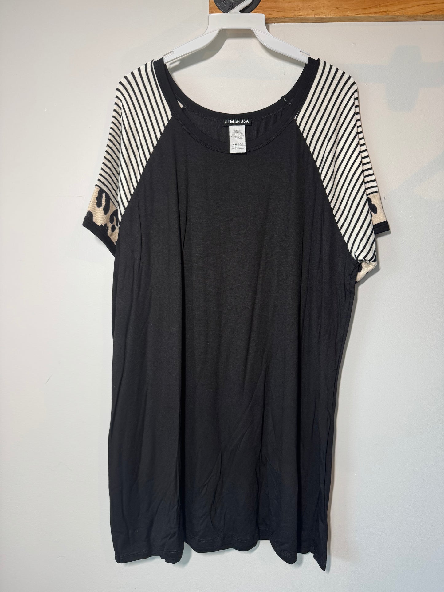 Black stripe cheetah sleeve top
