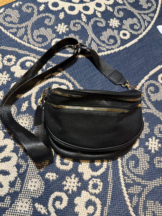 Black belt bag