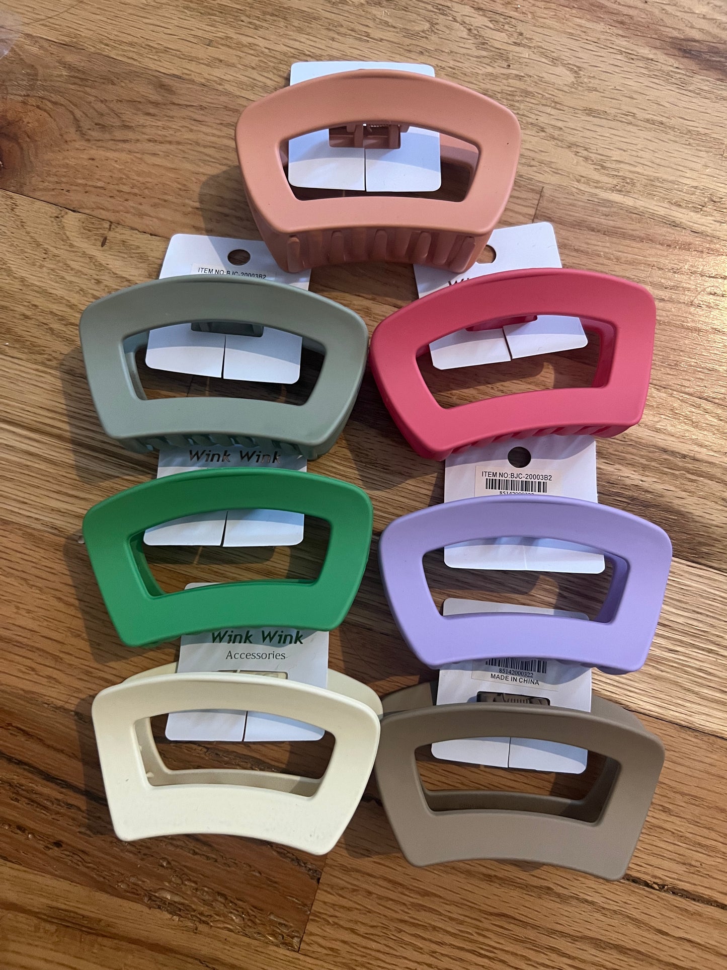 Rounded top clip