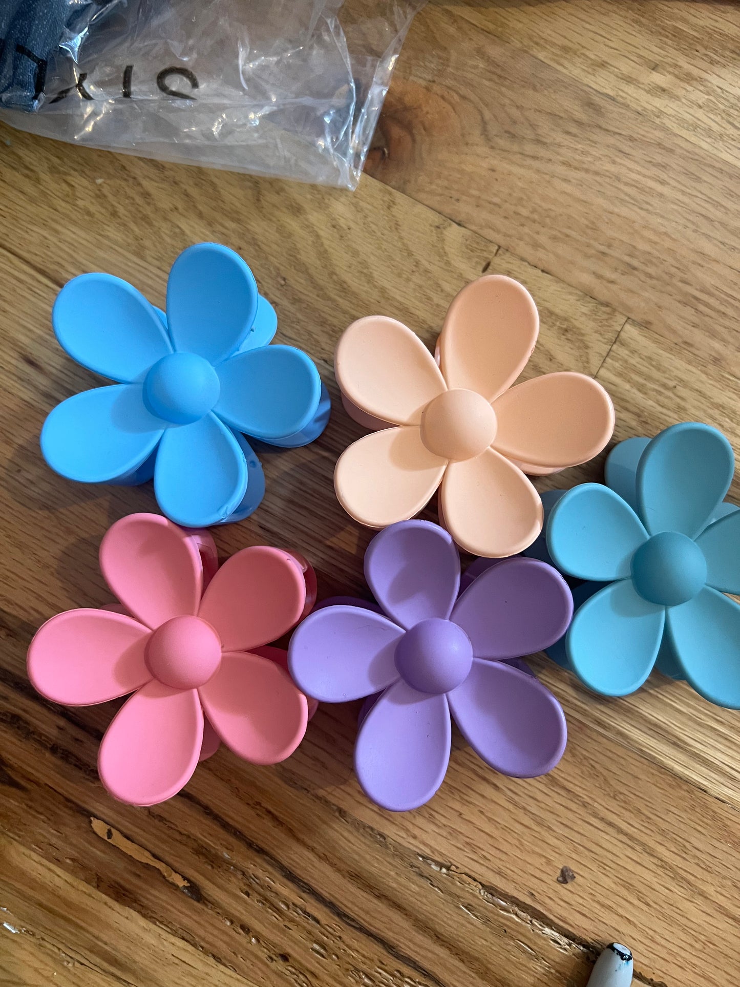Flower clips