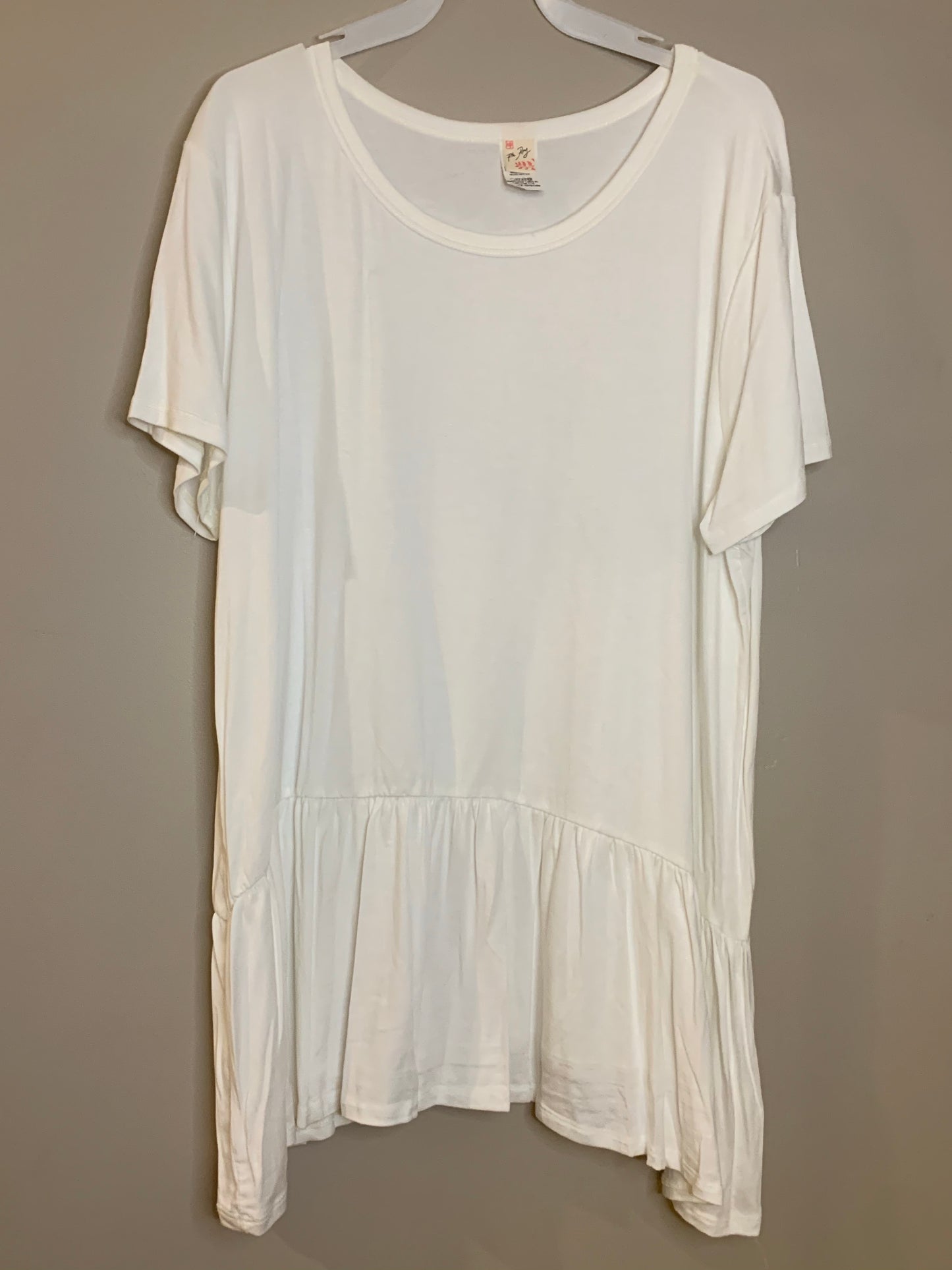 Ivory ruffle tee
